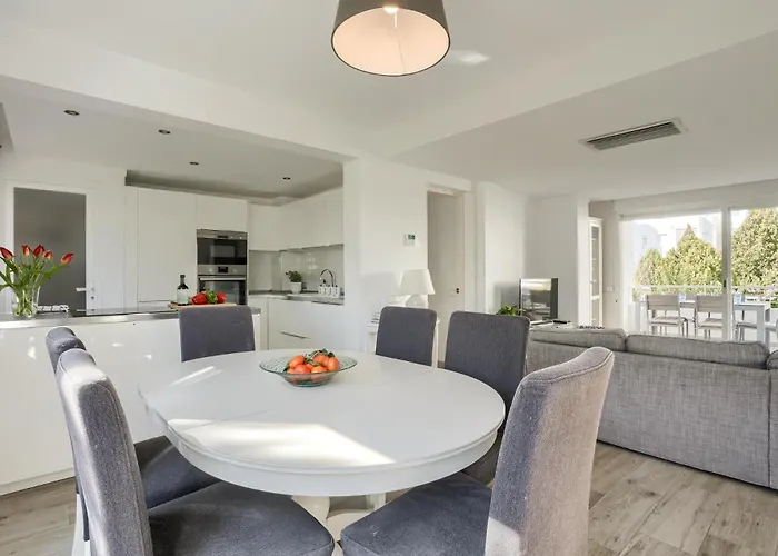 Bellresguard First Floor G